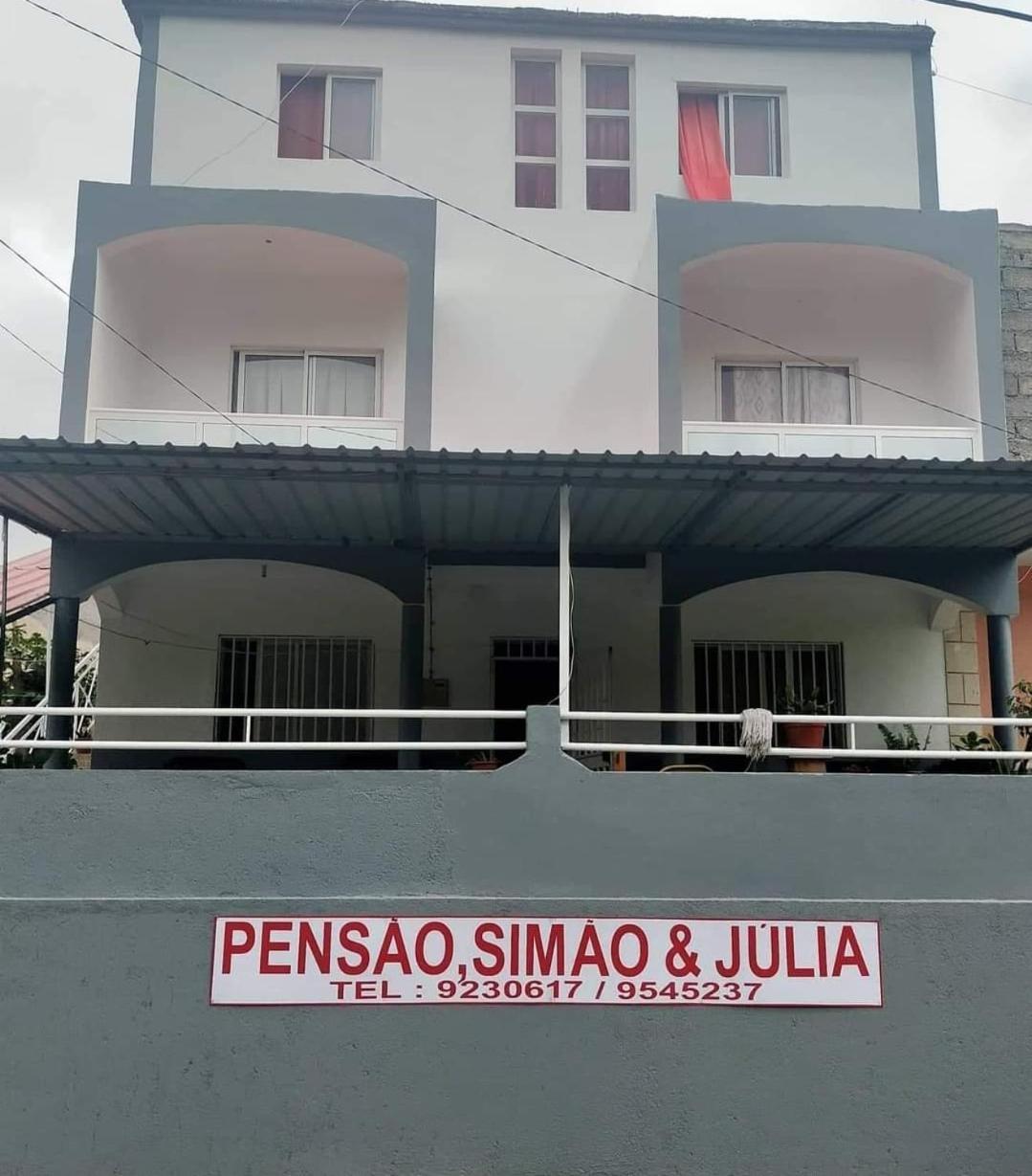 Pensao Simao & Julia Bed & Breakfast Orgaos Exterior photo