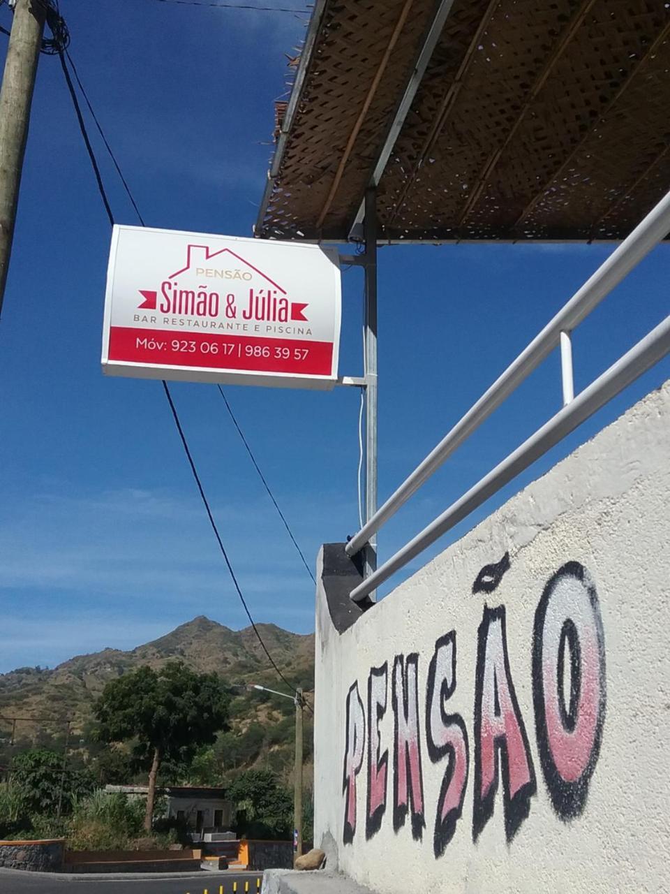 Pensao Simao & Julia Bed & Breakfast Orgaos Exterior photo